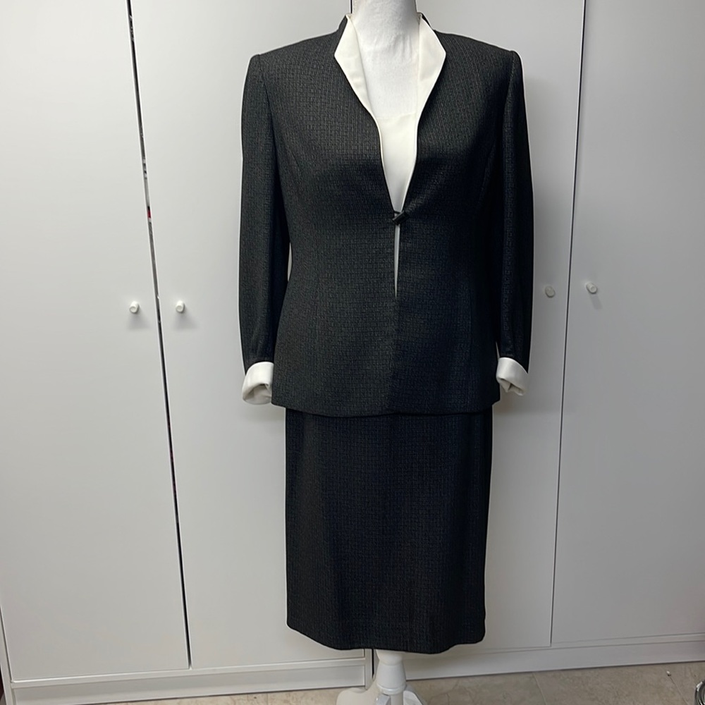 3 pcs suits by Kasper great condition very elegant size 8 petite